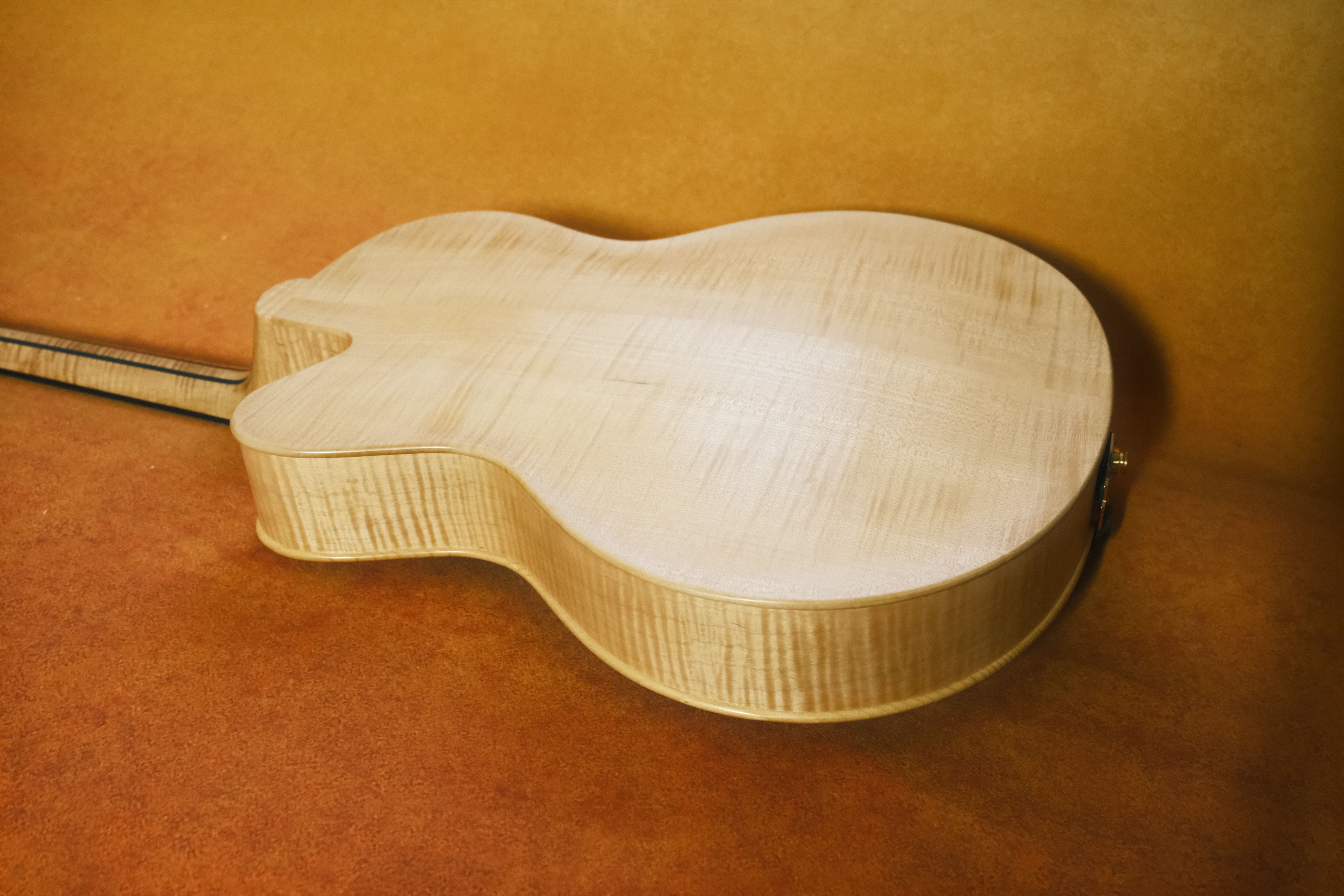Yunzhi Archtop Body Craftsmanship
