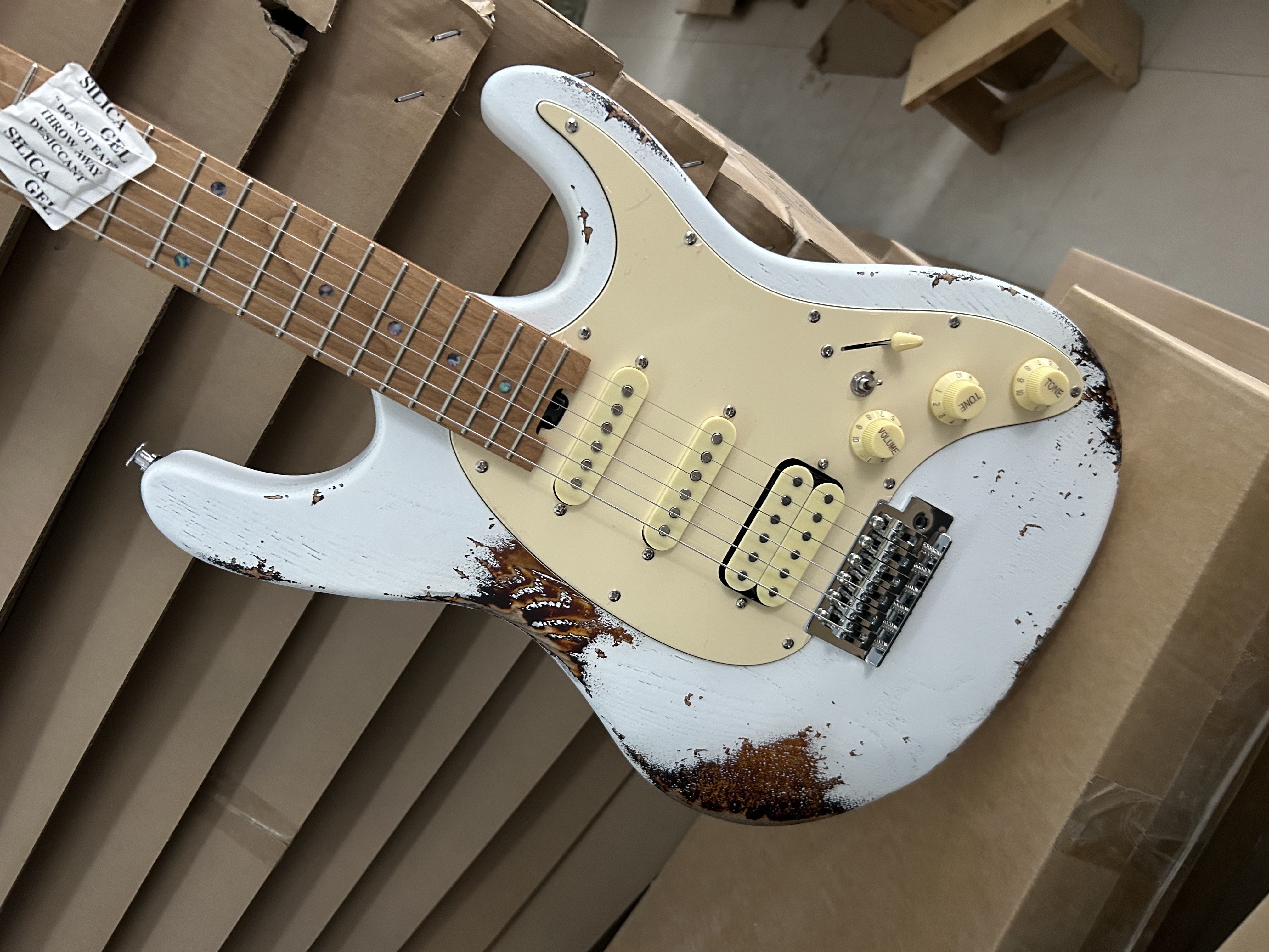 ST Model Electric Guitar Vintage Relic Electric Guitar Roasted Maple Neck for OEM Production