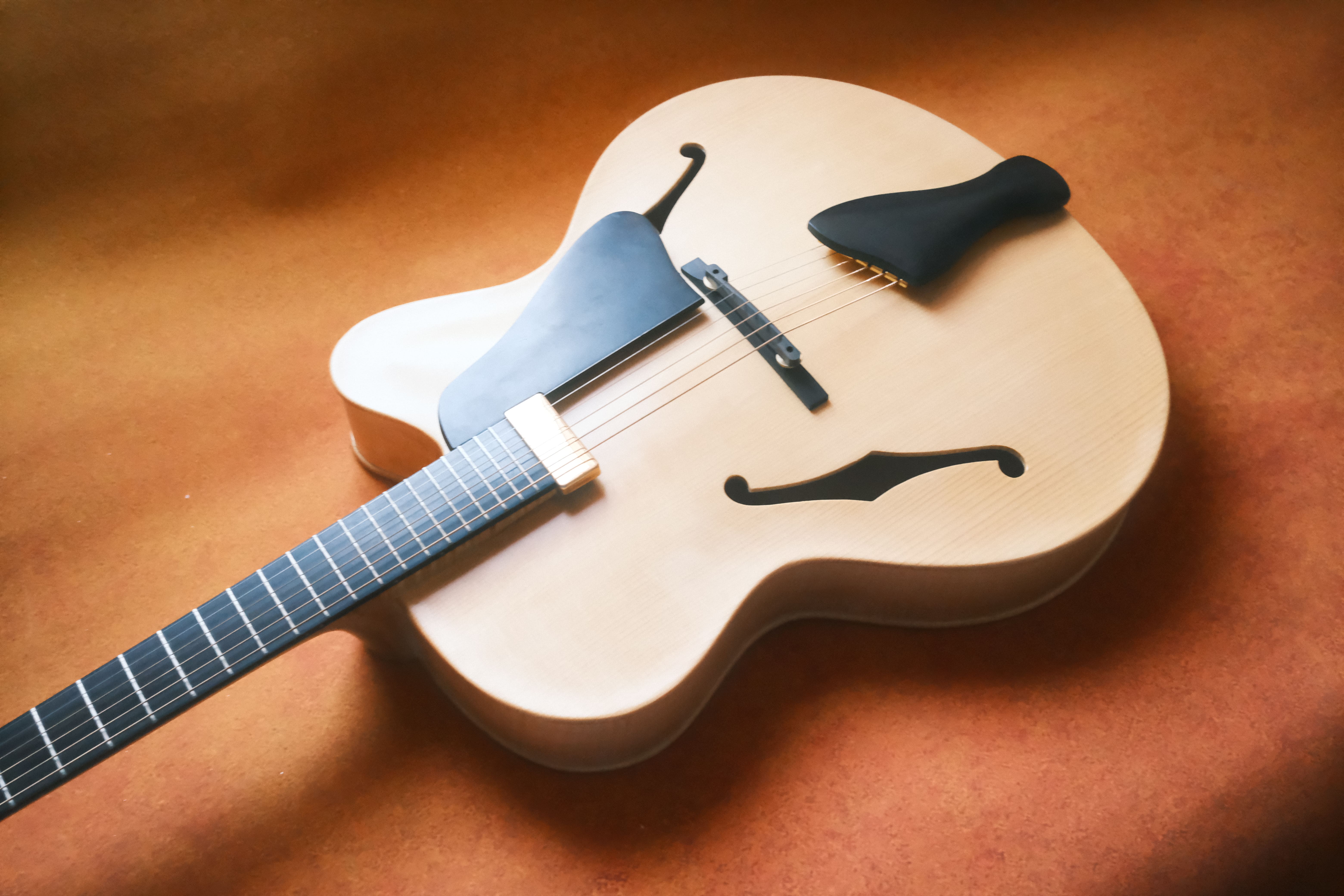 Yunzhi Archtop Guitar Showcase