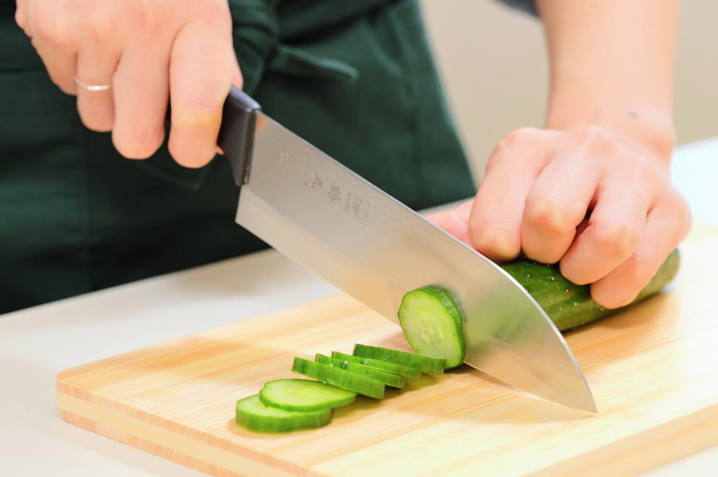 Excellent Japanese 'Tsurumaru' Petit Chef Knife Stainless Steel Blade Plastic Handle Right Hand Dishwasher Safe Matte Finish