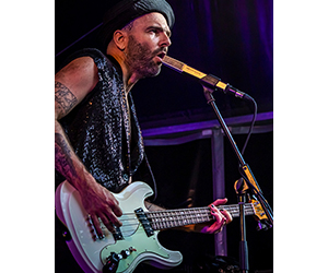 Ian Volt with Aria Pro II