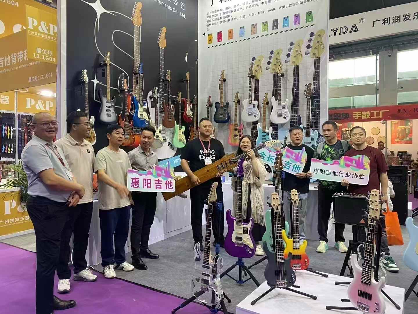 Portable Rechargeable Guitar Amplifier Speaker Mini Practice Amp Portable Music Sound Amplifier Factory Wholesale