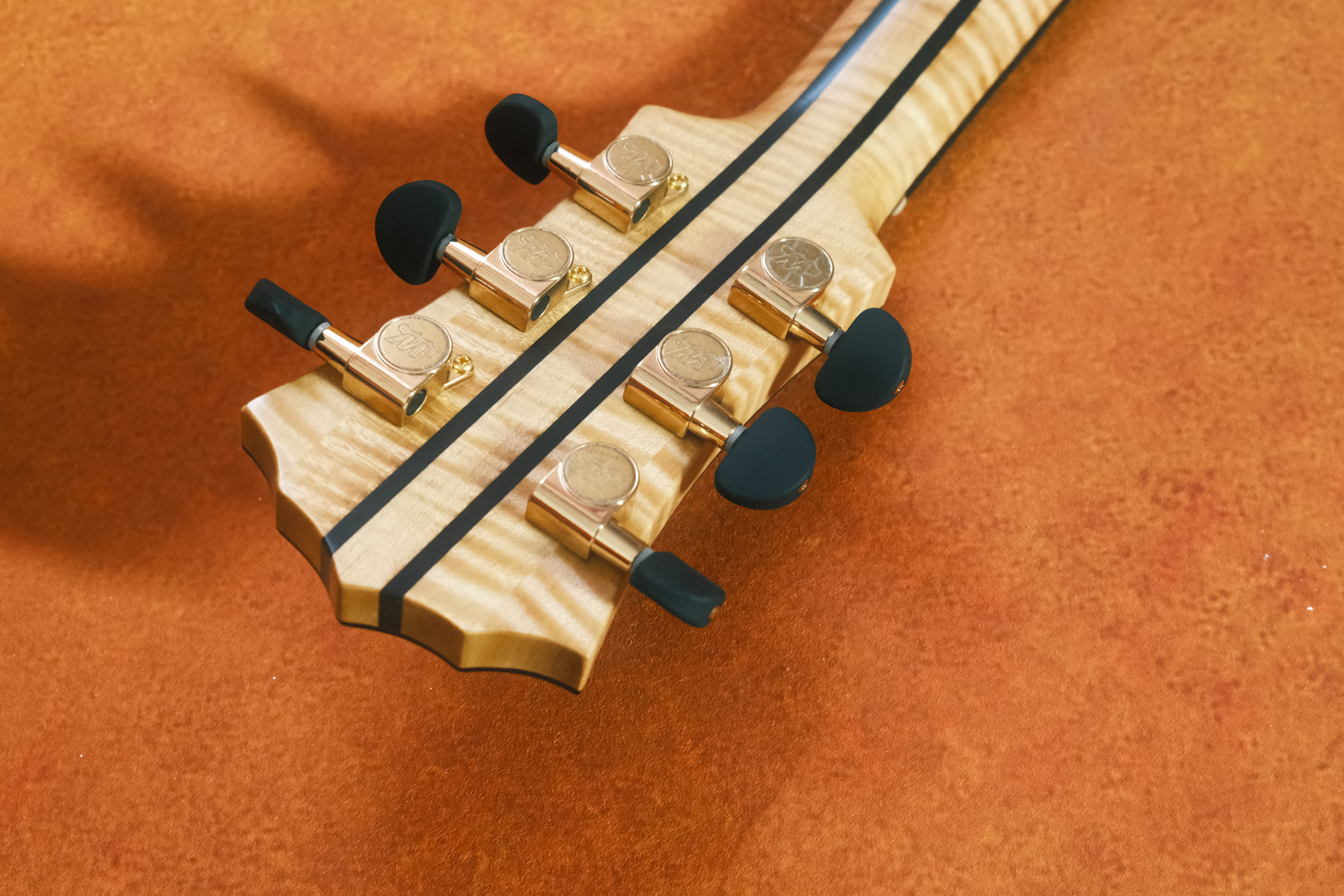 Yunzhi Archtop Handcrafted Headstock